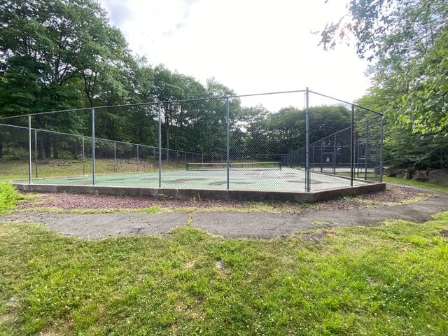 Pocono Retreat -1 Mile to Lake and Skiing!