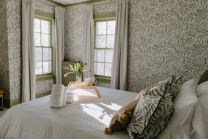 Hillcrest House: Elegance in the Heart of Highland