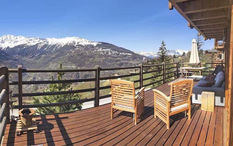 Super Cozy Chalet with WoW view - 12 min from Ski