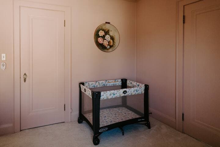 Hillcrest House: Elegance in the Heart of Highland