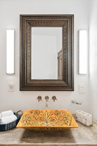 Casa Yaka Courtyard Villa w/pool Near the beach!