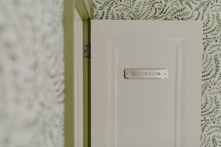 Hillcrest House: Elegance in the Heart of Highland
