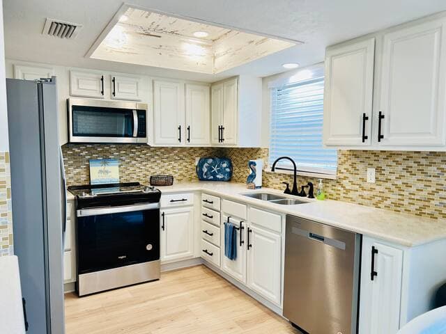 Updated, well-appointed kitchen with brand new appliances.