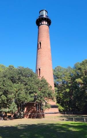 Just a few minutes walk to Currituck Beach Lighthouse. Currituck Beach Lighthouse. Since 1875, this lighthouse has kept mariners from danger, night and day. Today, on-site keepers continue the tradition: cleaning the lens & maintaining 





