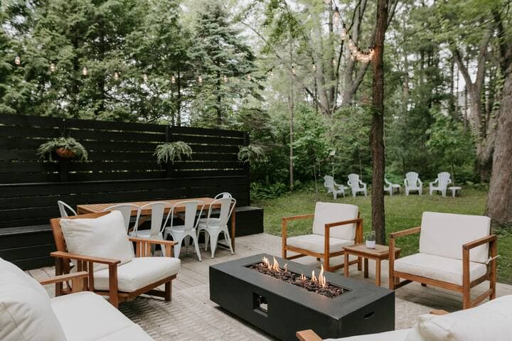 Heirloom Cottage | Getaway w/ Hot Tub & Sauna