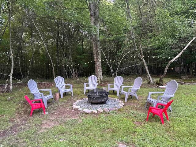 Sitting around the fire pit during the day you can watch kaykers at the end of the lake - it's a great place to catch a sunset too!
At night it's the perfect spot to roast marshmallows with the kids or sit back, relax, and stargaze