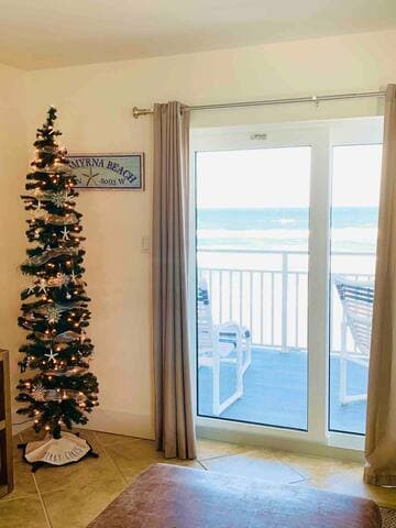 Christmas at the beach? Yes! What a great time for a family gathering!