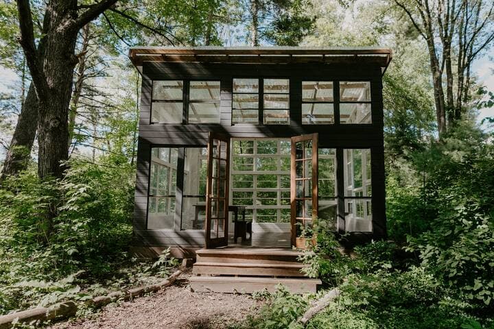 Heirloom Cottage | Getaway w/ Hot Tub & Sauna