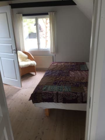 Sovrum 3 - på ovanvåning i stora huset