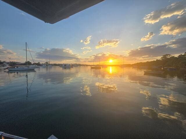 "Liquid Paradise"Experience more& stroll to it all