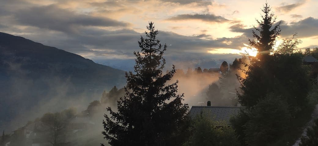 Super Cozy Chalet with WoW view - 12 min from Ski