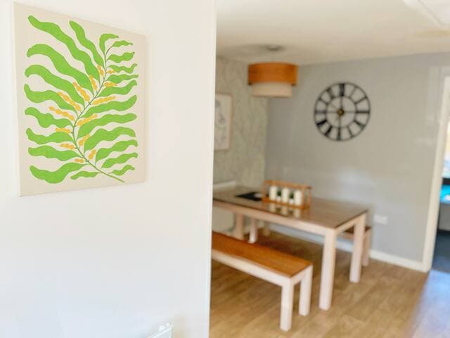 Comfy modern semi-detached | 400Mb WiFi | Parking