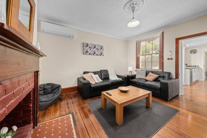 Best of Old and New - Hobart