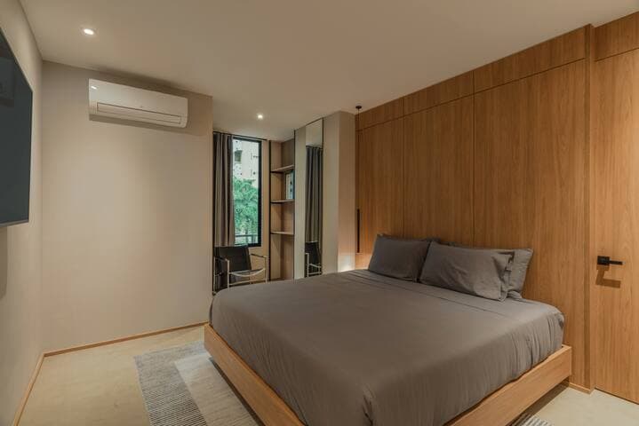 CasaOded #2 Urban Loft, Huge Living +Jacuzzi Patio