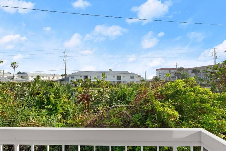 Sun Beach Club | Pool | Walk to Beach