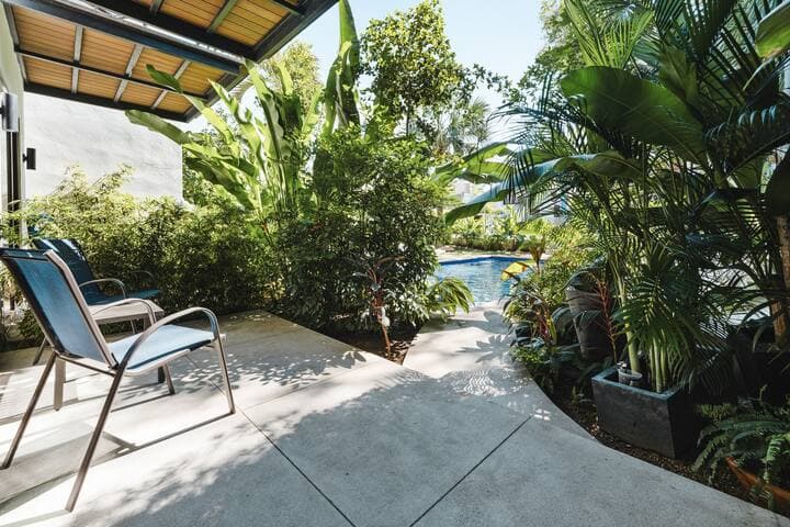 Stylish condo on the pool, near beach at Casa Yaka