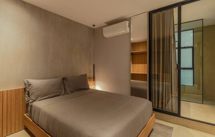 CasaOded #2 Urban Loft, Huge Living +Jacuzzi Patio