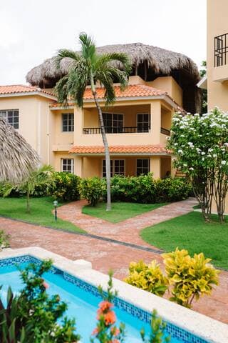 50 Steps to Private Beach Poolside Rooftop Terrace