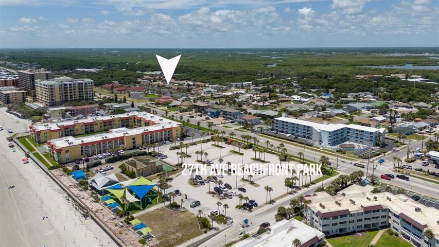 Cozy Beach House, Backyard, Walk to Shore