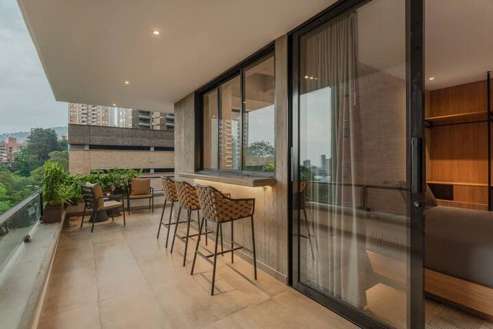 CasaOded #2 Urban Loft, Huge Living +Jacuzzi Patio