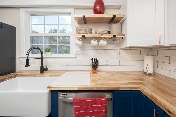 3bdr•2ba•Fenced Yard•January Available!