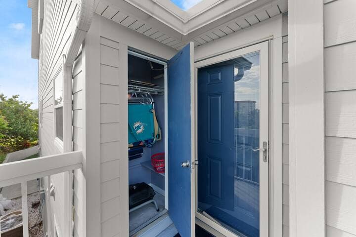 Sun Beach Club | Pool | Walk to Beach