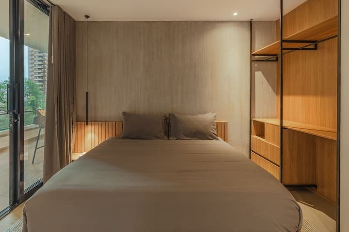 CasaOded #2 Urban Loft, Huge Living +Jacuzzi Patio