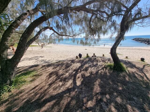 Amazing location and unique experience staying on a houseboat. Really well equipped and comfortable. We cooked one night. Eating dinner and drinking wine while watching the sunset, If you don’t fancy cook AMAZING beaches to enjoy
Oct 23