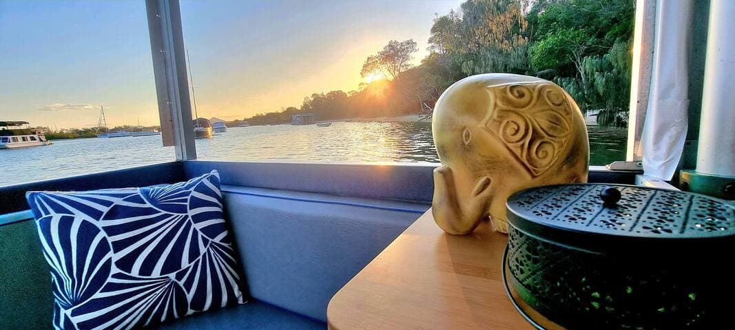 David and Ally are amazing hosts. We felt at home straight away and enjoyed the interactions we had with these two beautiful souls.
The whole thing was SOOO relaxing.