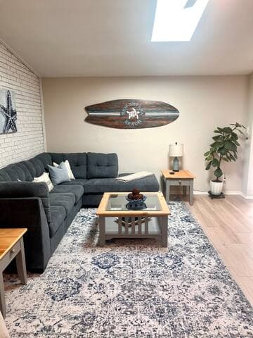 Cozy Beach House, Backyard, Walk to Shore