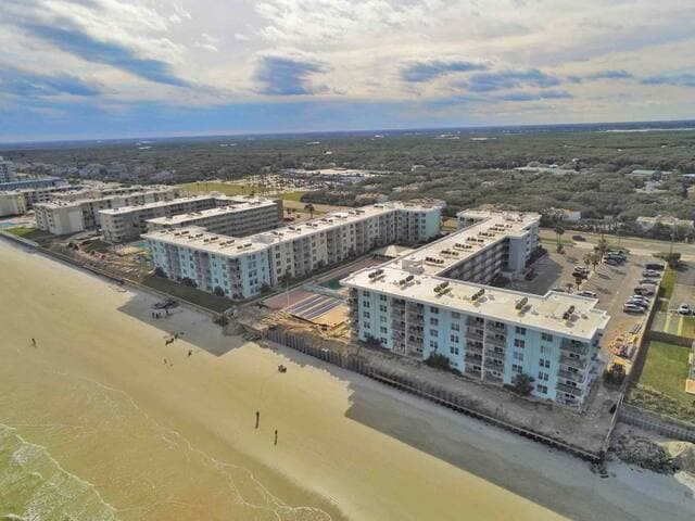 SEAWALL UPDATE! As of Jan 2024, the new seawall has been installed in front of our building. The concrete cap will be poured next. Equipment has moved south to our neighbor building SeaCoast Gardens 3. Beach access is still in place as normal.