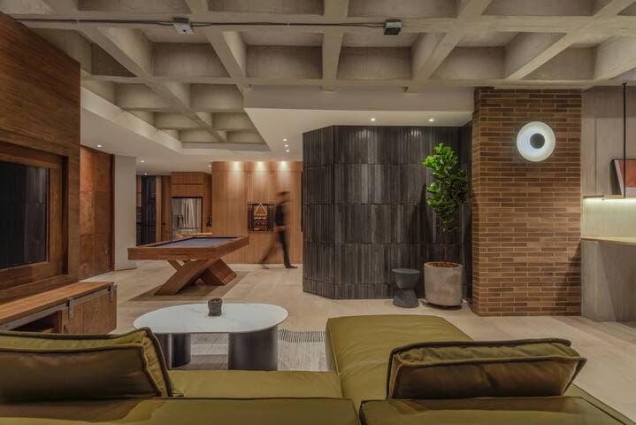 CasaOded #2 Urban Loft, Huge Living +Jacuzzi Patio