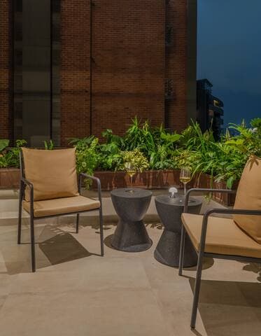 CasaOded #2 Urban Loft, Huge Living +Jacuzzi Patio