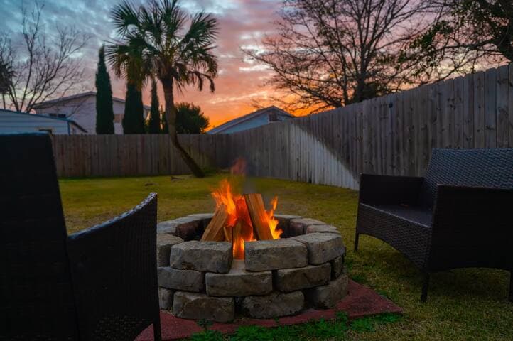 3bdr•2ba•Fenced Yard•January Available!