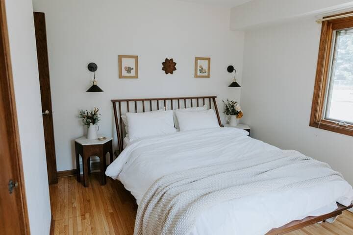 White Bear Weekend | Patio & Pets for 4 Guests