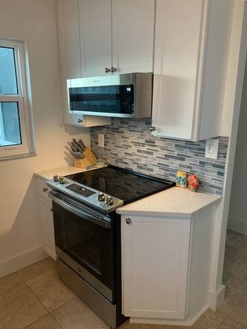 New stove and microwave perfect for cooking up all the homemade meals you want or reheating the leftovers from all our local restaurants!