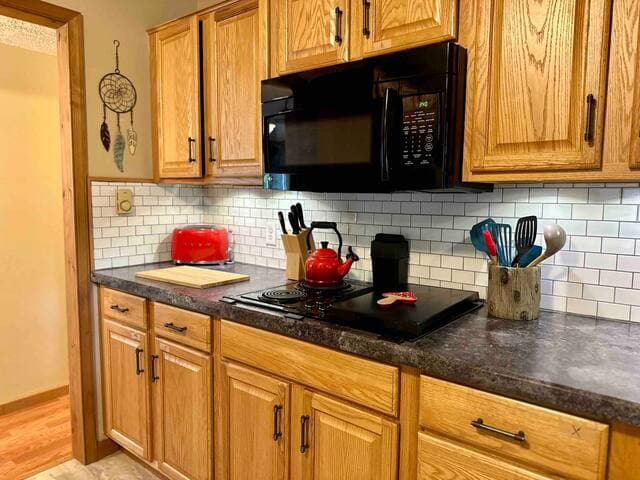 The fully equipped kitchen has a toaster, tea pot, chef knives, coffee pot and enough pots, pans, and server ware for a big family meal!