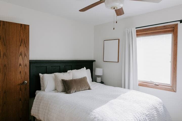 White Bear Weekend | Patio & Pets for 4 Guests