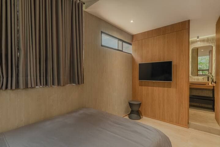 CasaOded #2 Urban Loft, Huge Living +Jacuzzi Patio