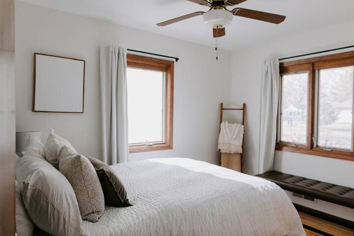 White Bear Weekend | Patio & Pets for 4 Guests