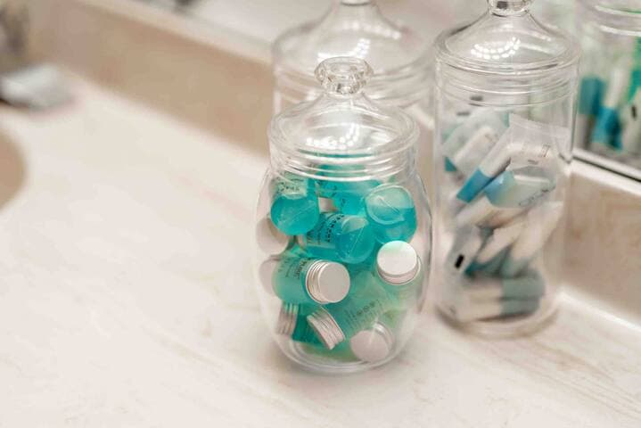 Soaps and shampoos available.