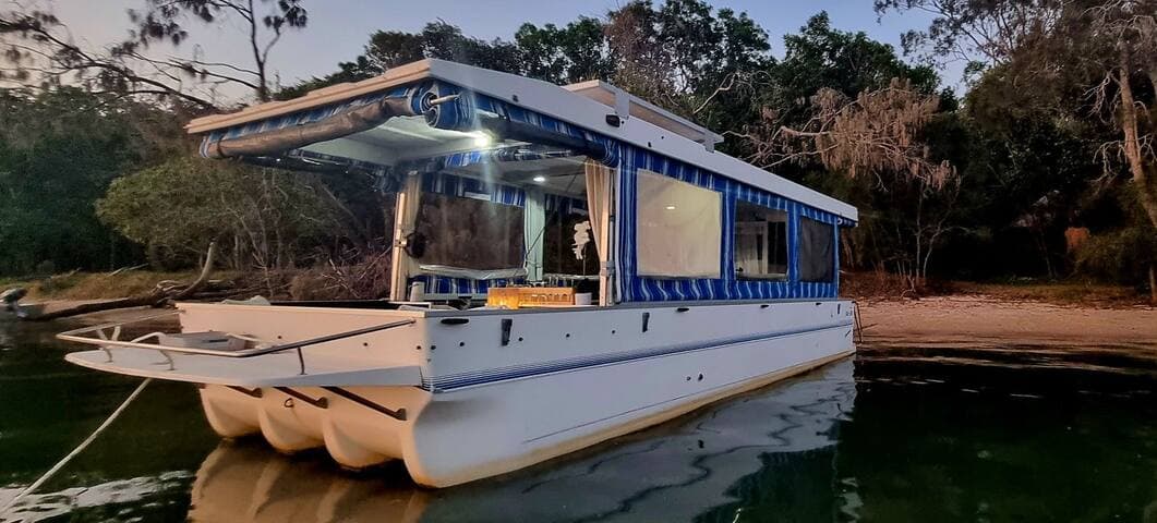 "Liquid Paradise"Experience more& stroll to it all