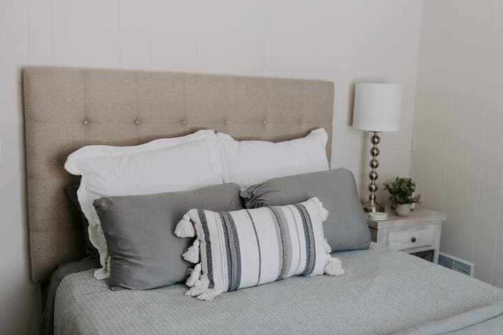 Como Flat | 5 min Walk to State Fair & Como Zoo