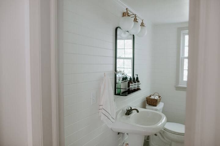 Upstairs Bathroom