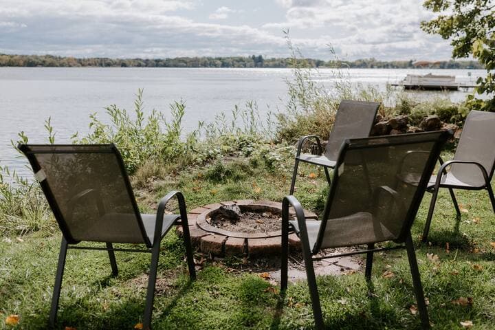 Loondocks MN | Lakeside Hideout w/ Sauna