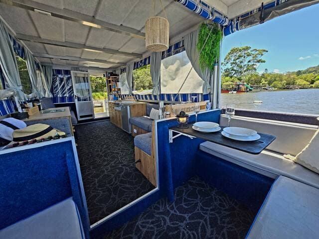 "10/10 Wow Wow and Wow. We had the absolute best time floating on "Liquid Paradise " so close to the beach and Hastings Street. We didn't even use our car. The bathroom setup was great, and hot shower was the perfect way to finish the day" ⭐⭐⭐⭐⭐