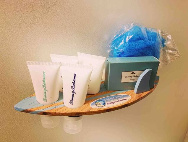 Luxurious Tommy Bahama bath amenities for all our guests including shampoo, conditioner, body wash, body lotion and bar soap.