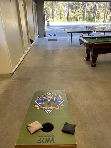 Peaceful, Riverfront, Cali King, Hot Tub, Canoes