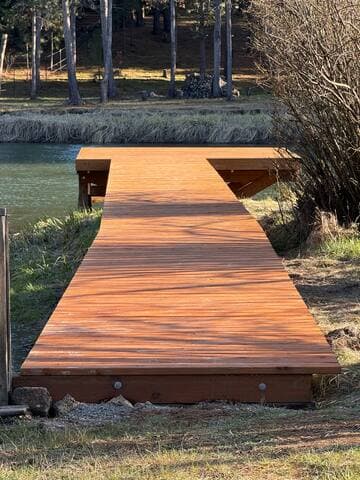 Peaceful, Riverfront, Cali King, Hot Tub, Canoes