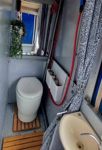 Hot shower & the world's most expensive eco toilet + hand basin - just for us girls